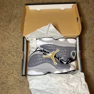 **RARE** 5.5 Youth Air Jordan Retro 13 in Atmosphere Grey